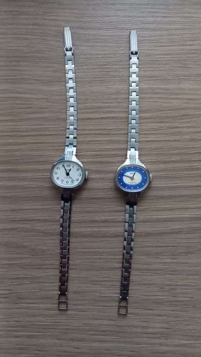 Часы  Заря новые в двух вариантах.