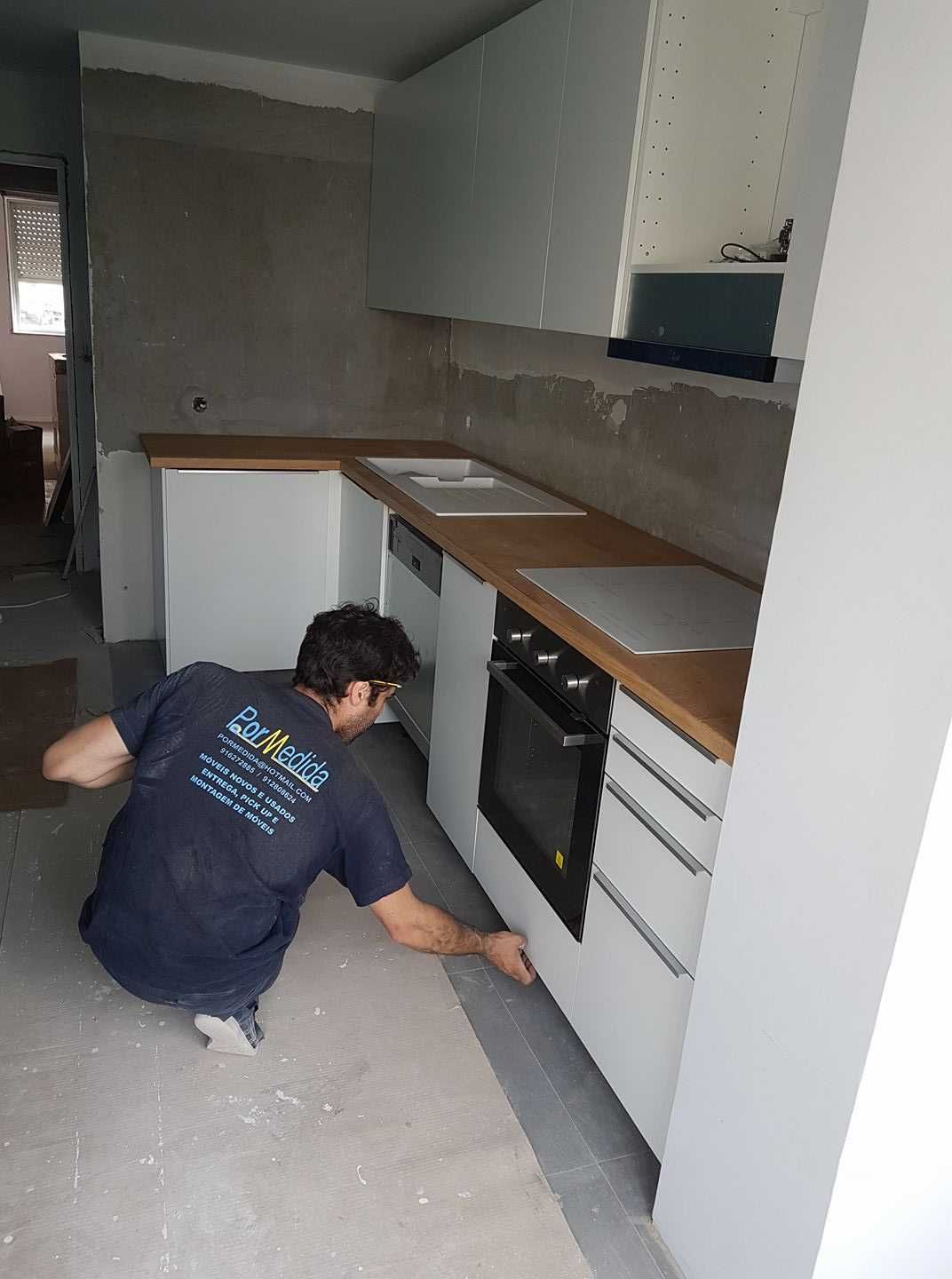 Montagem de cozinhas