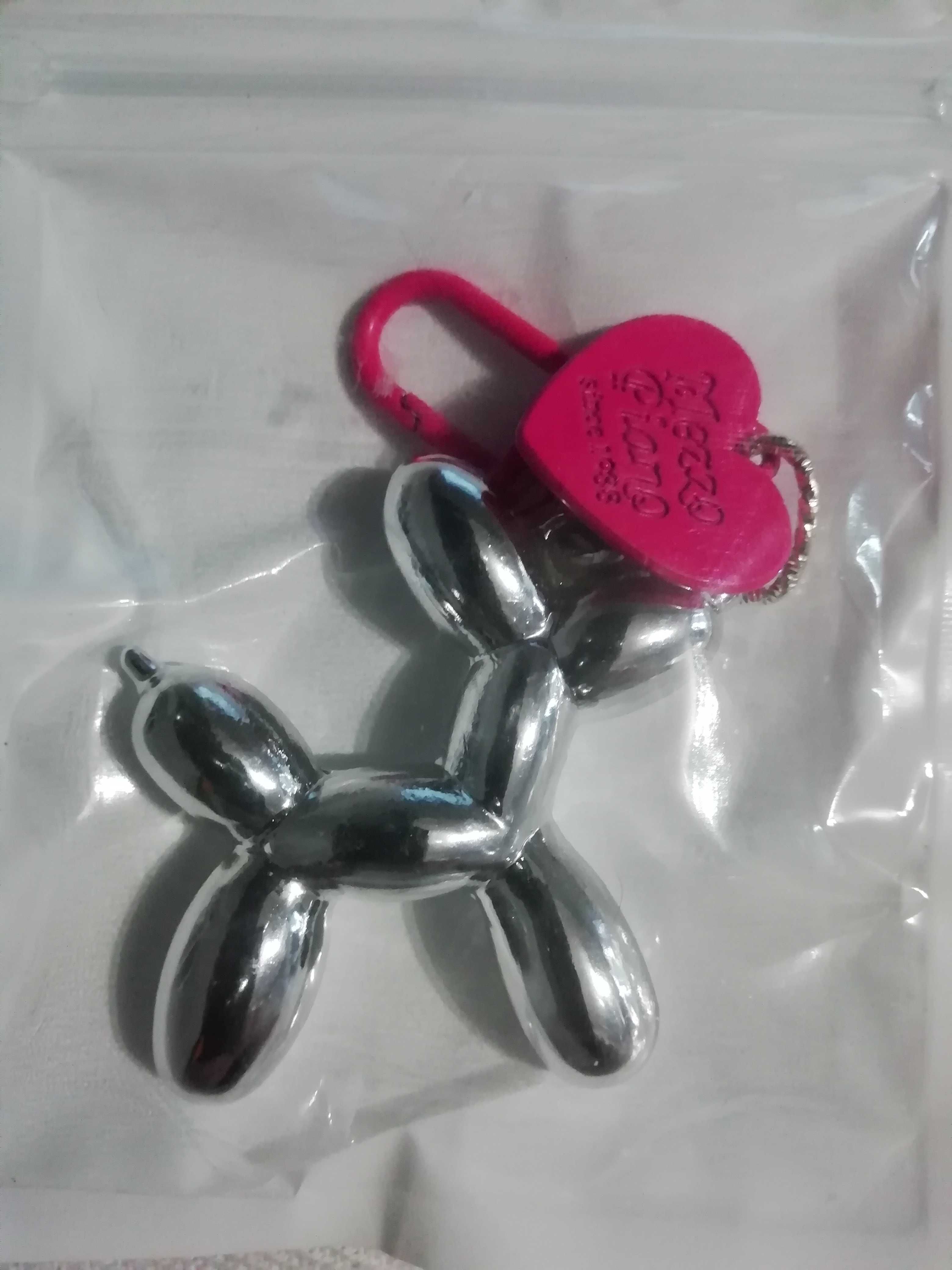 Porta-Chaves cão balão com chapa em forma de coração