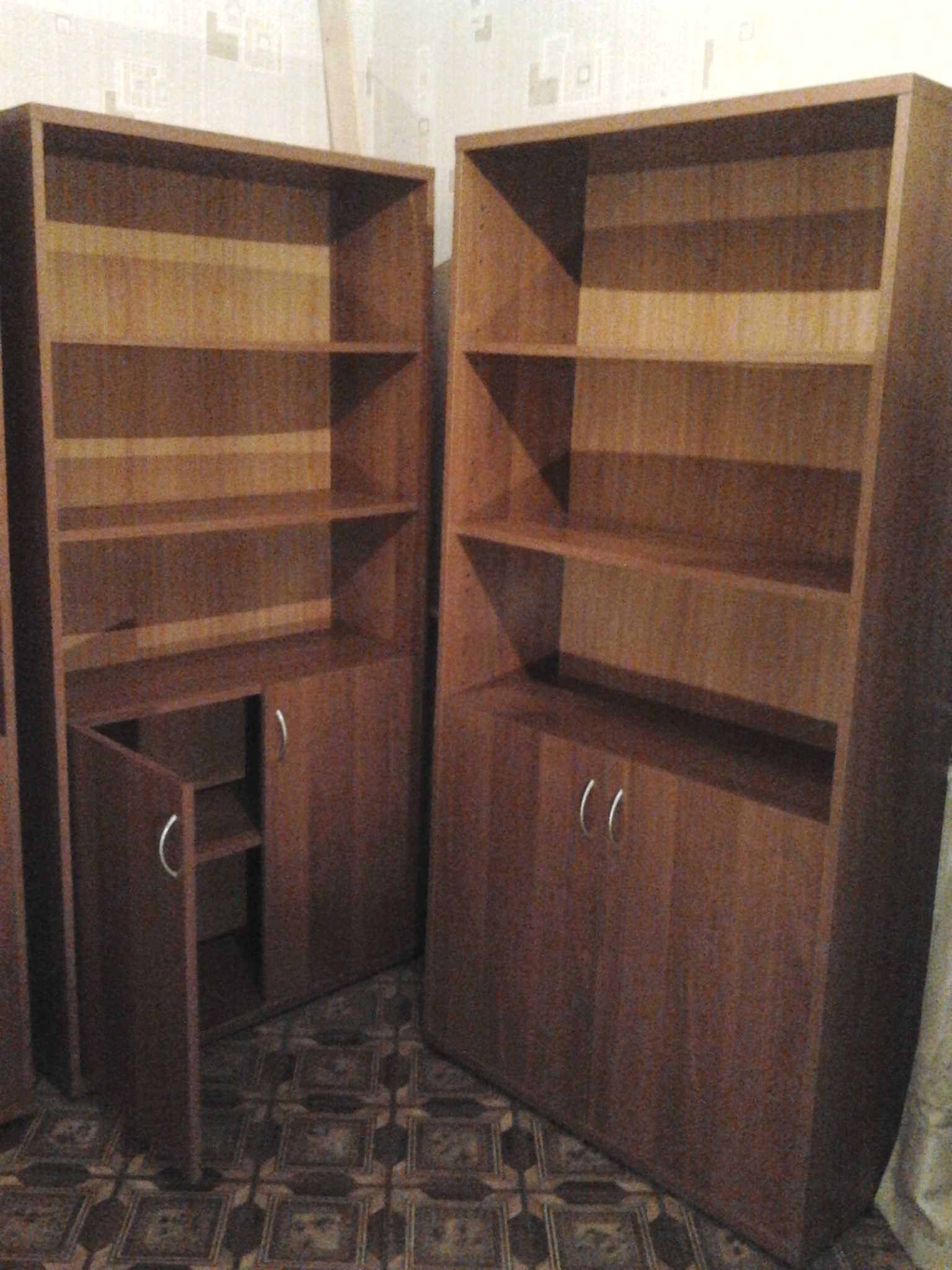 Шкаф для книг классика