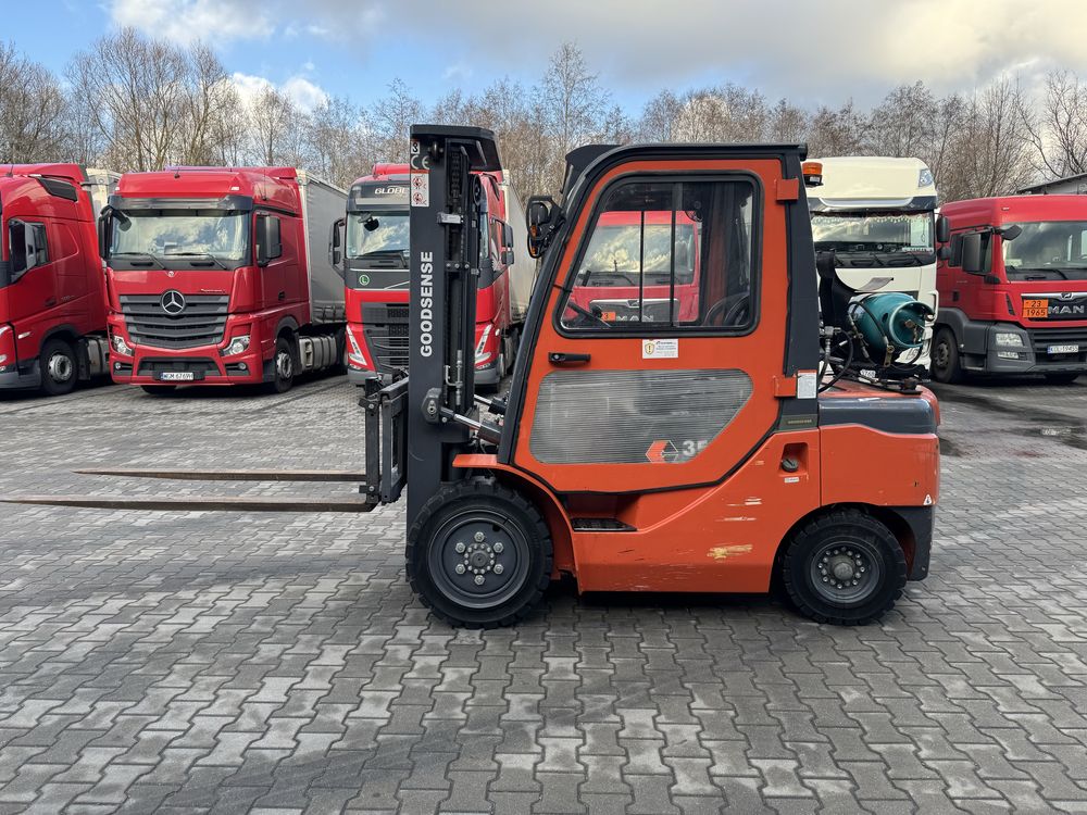 Wózek widłowy GOODSENSE 3,5t silnik NISSAN