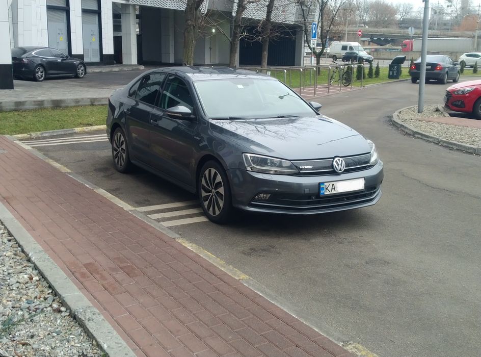 Продам Jetta Hybrid 2015 120тис. Європа