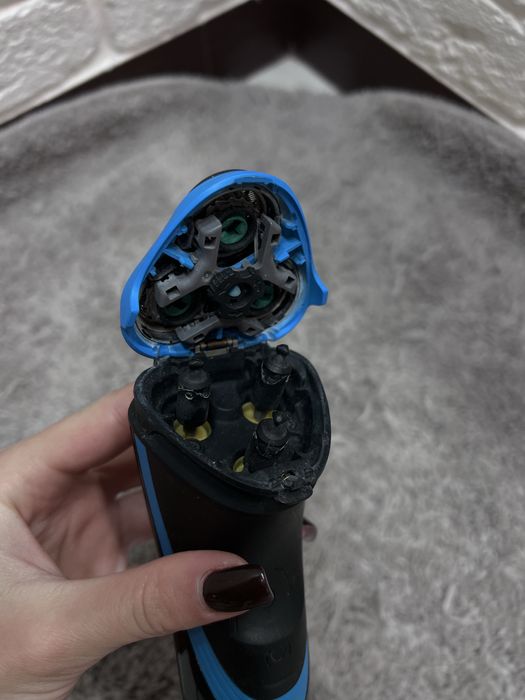 Электробритва для сухого и влажного бритья