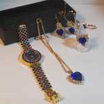 Conjunto de acessórios para mulher.