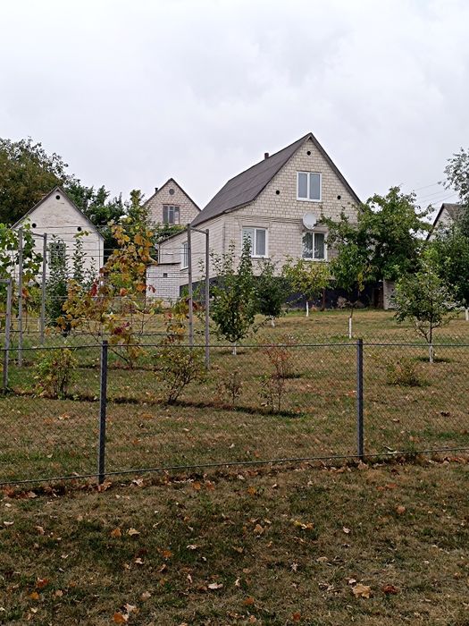 Добротний будинок для родини