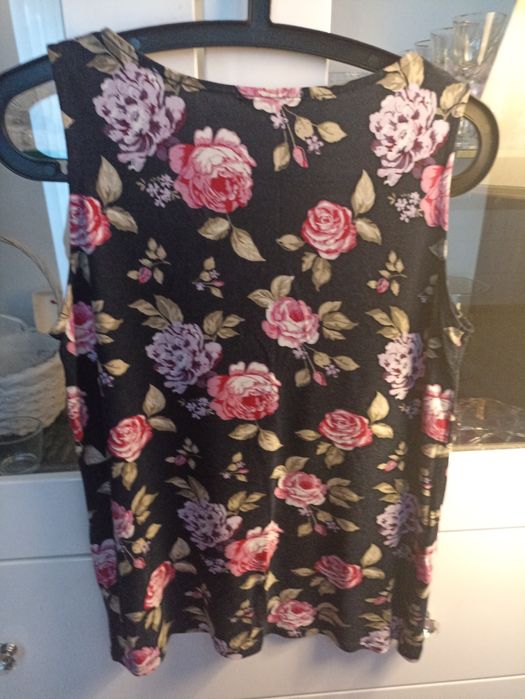 Koszulka w kwiaty L