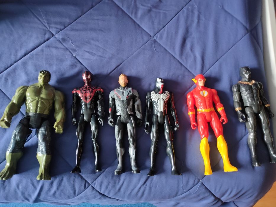 Bonecos Marvel para venda