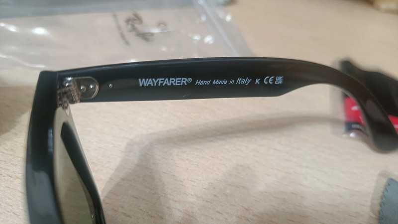 Legendary Ray-Ban Wayfarer 2140 - Czarna Oprawa/Zielone Szkła-Idealny