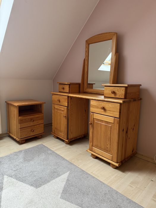 Zestaw mebli lite drewno sosnowe toaletka komoda szafka nocna i łóżko