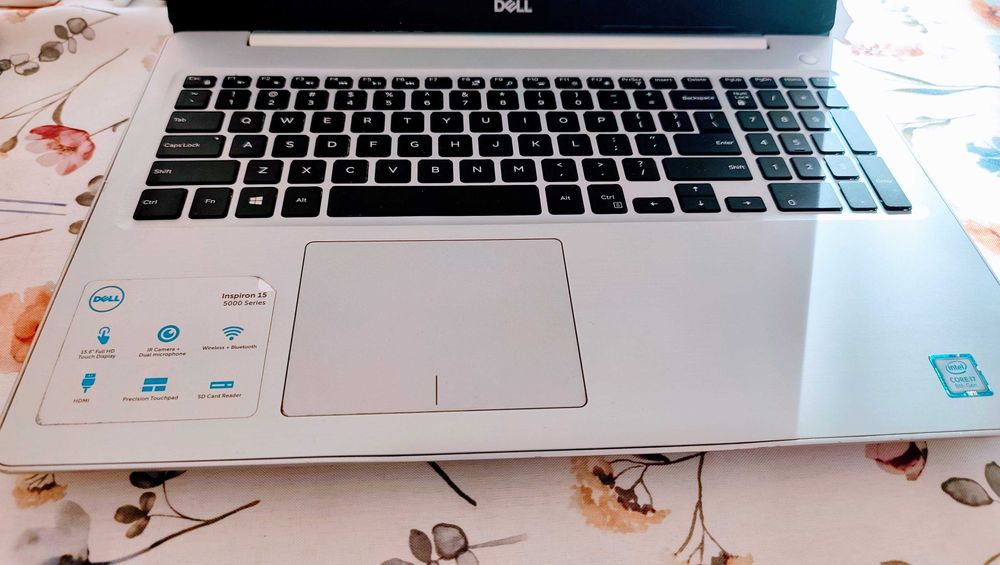 DELL 5570 PREMIUM i7, 16GB DDR4, SSD+HDD, dotyk ekran FHD, mało uzywan