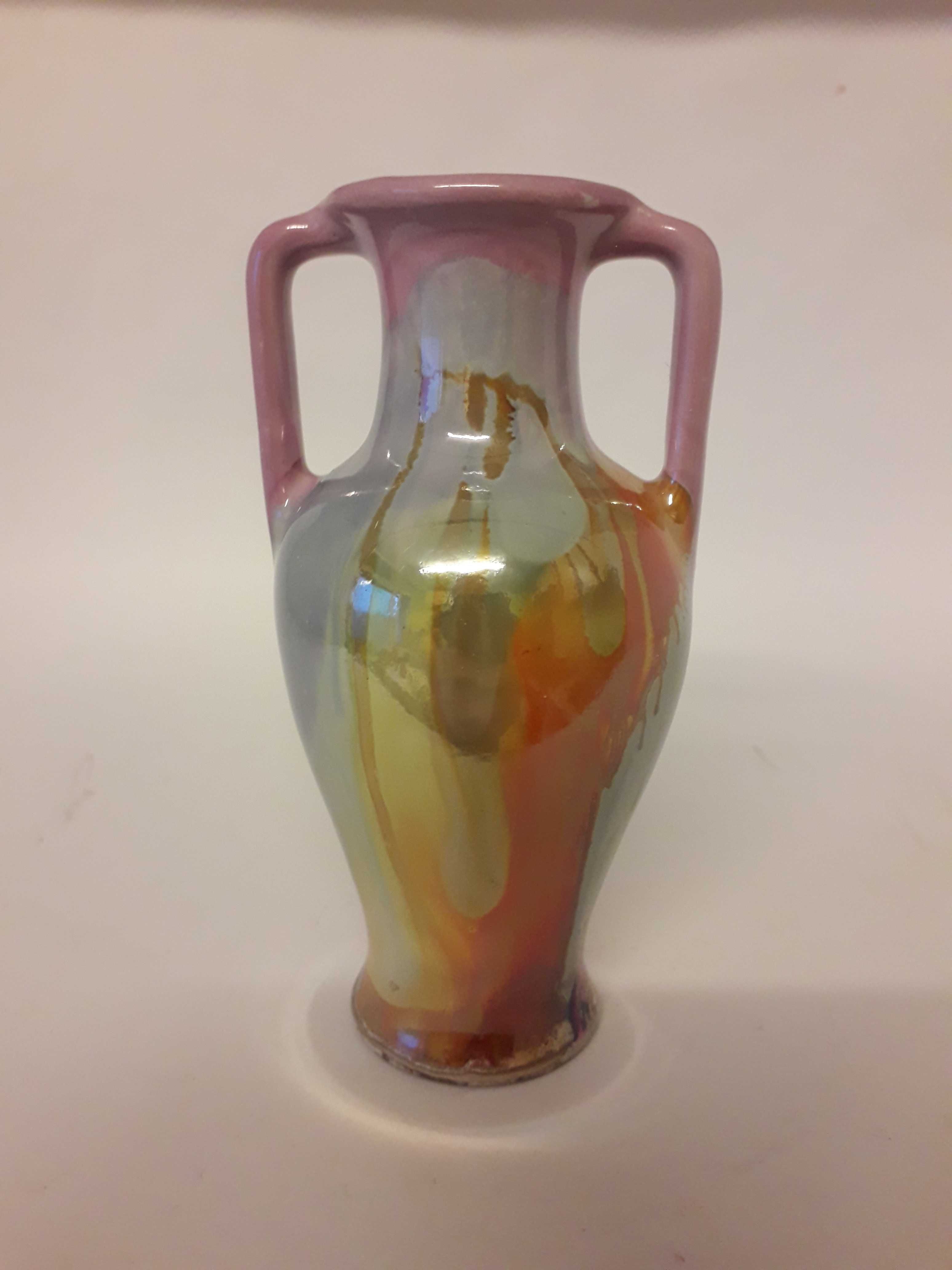 Ceramika wazon-amforka iryzowana z okresu PRL