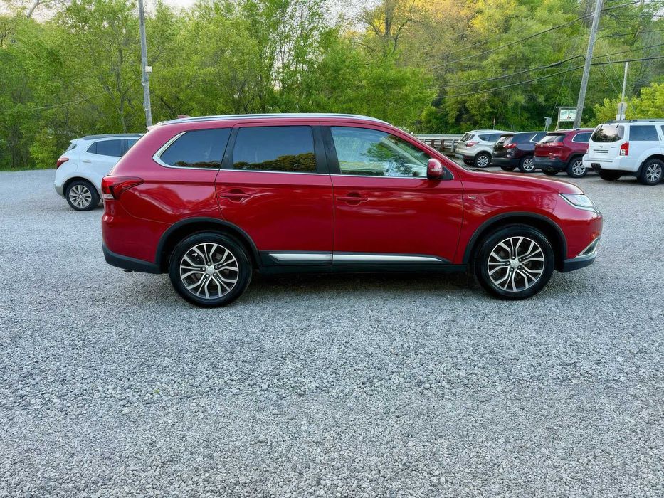 Mitsubishi Outlander      2017