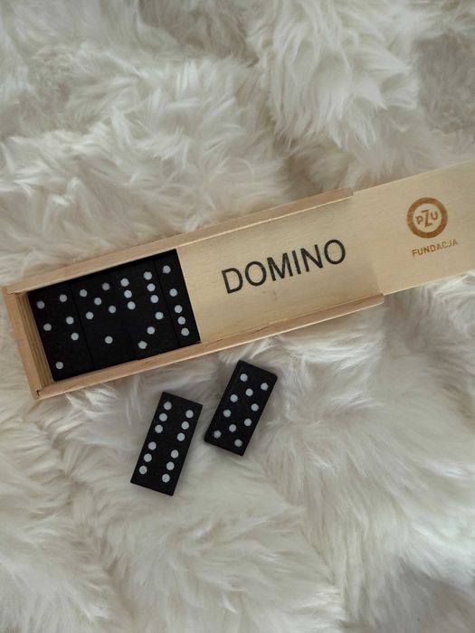 Domino drewniane – kompletne, w pudełku