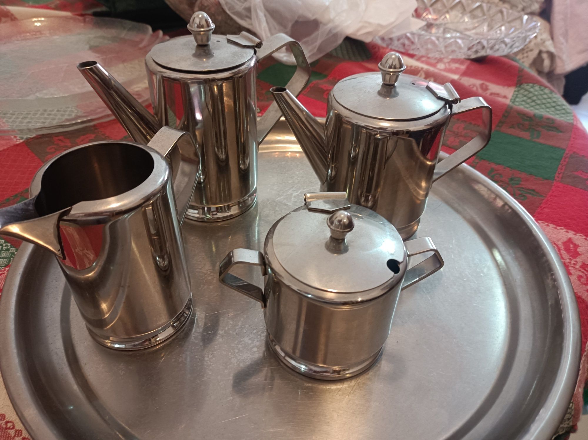 Conjunto em inox, 5 peças em MT bom estado de conservação