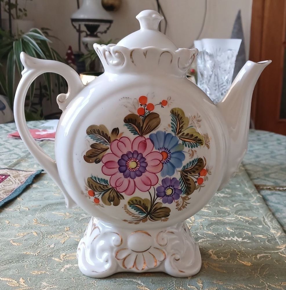 Чайник киевский фарфор  Киев КЭХКЗ