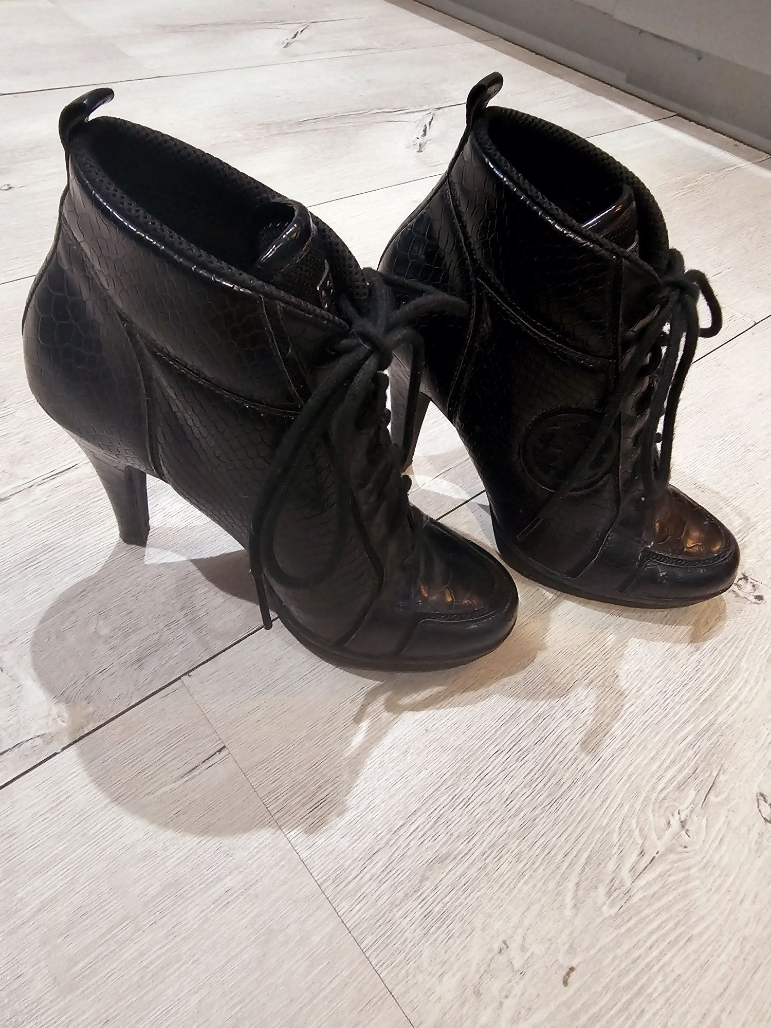 Buty botki Guess