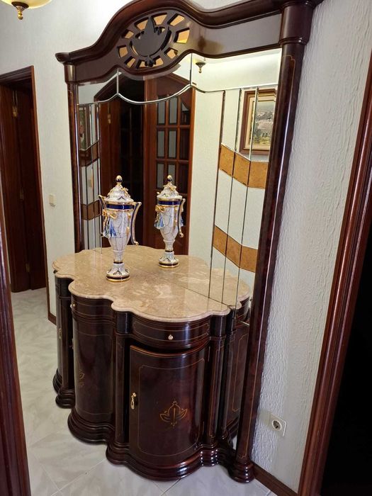 Aparador vintage com espelho