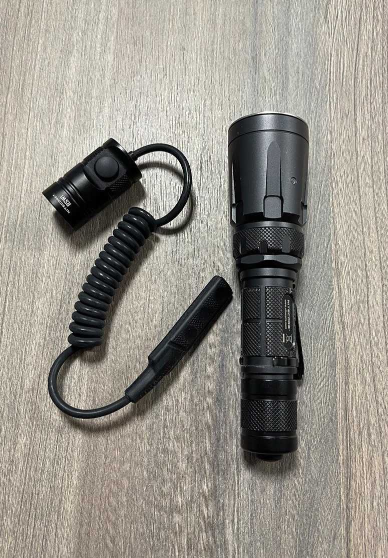 Багатофункціональний тактичний ліхтар Nitecore SRT7 Revenger, чорний