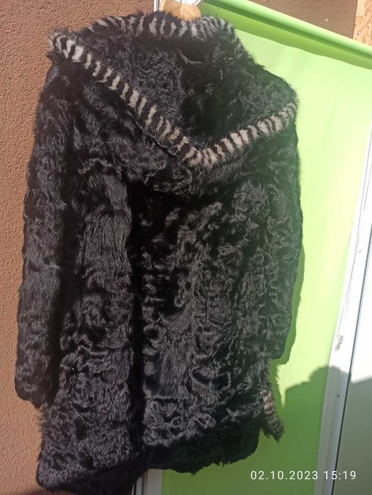 Полушубок натуральный козлик с опушкой из нутрии XXL