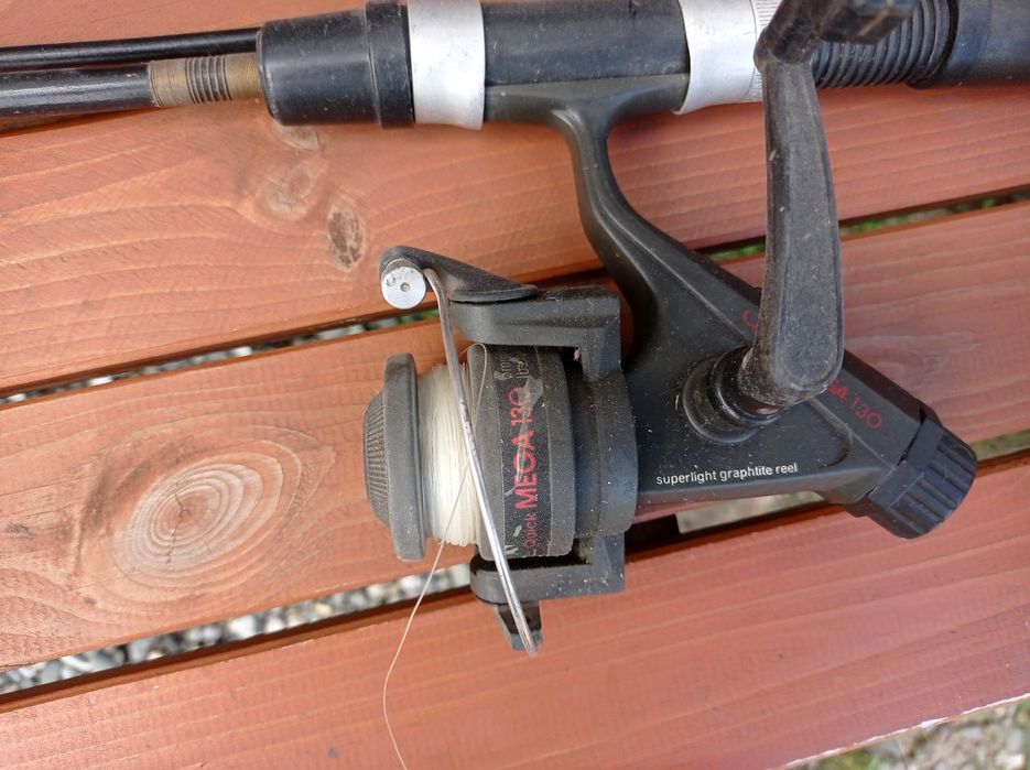 Wędka z kołowrotkiem, składana na pół