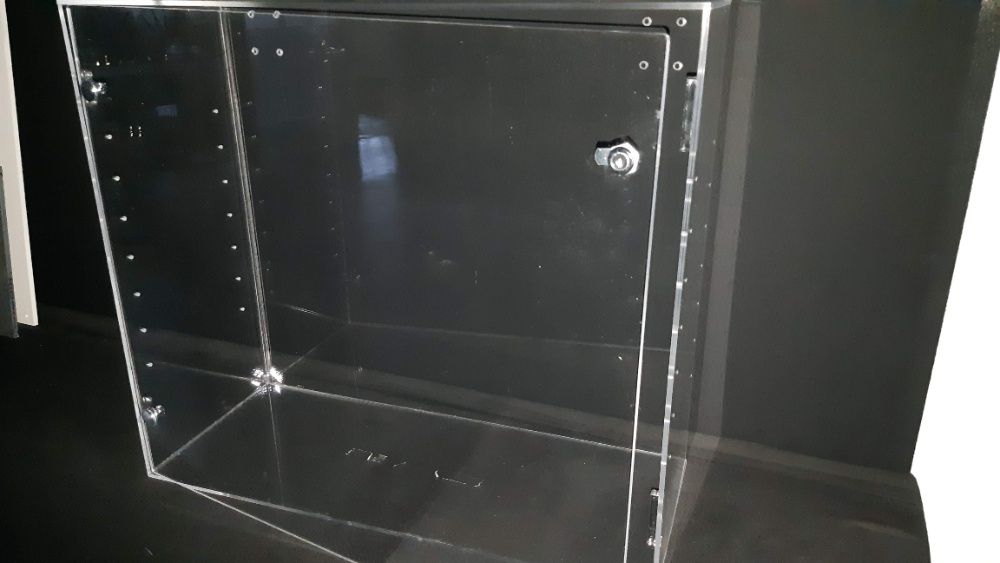 Vitrine exposição em acrílico profissional