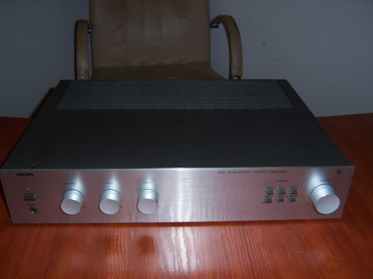 Интегрированный стереоусилитель PHILIPS 302L (Made in Belgium)