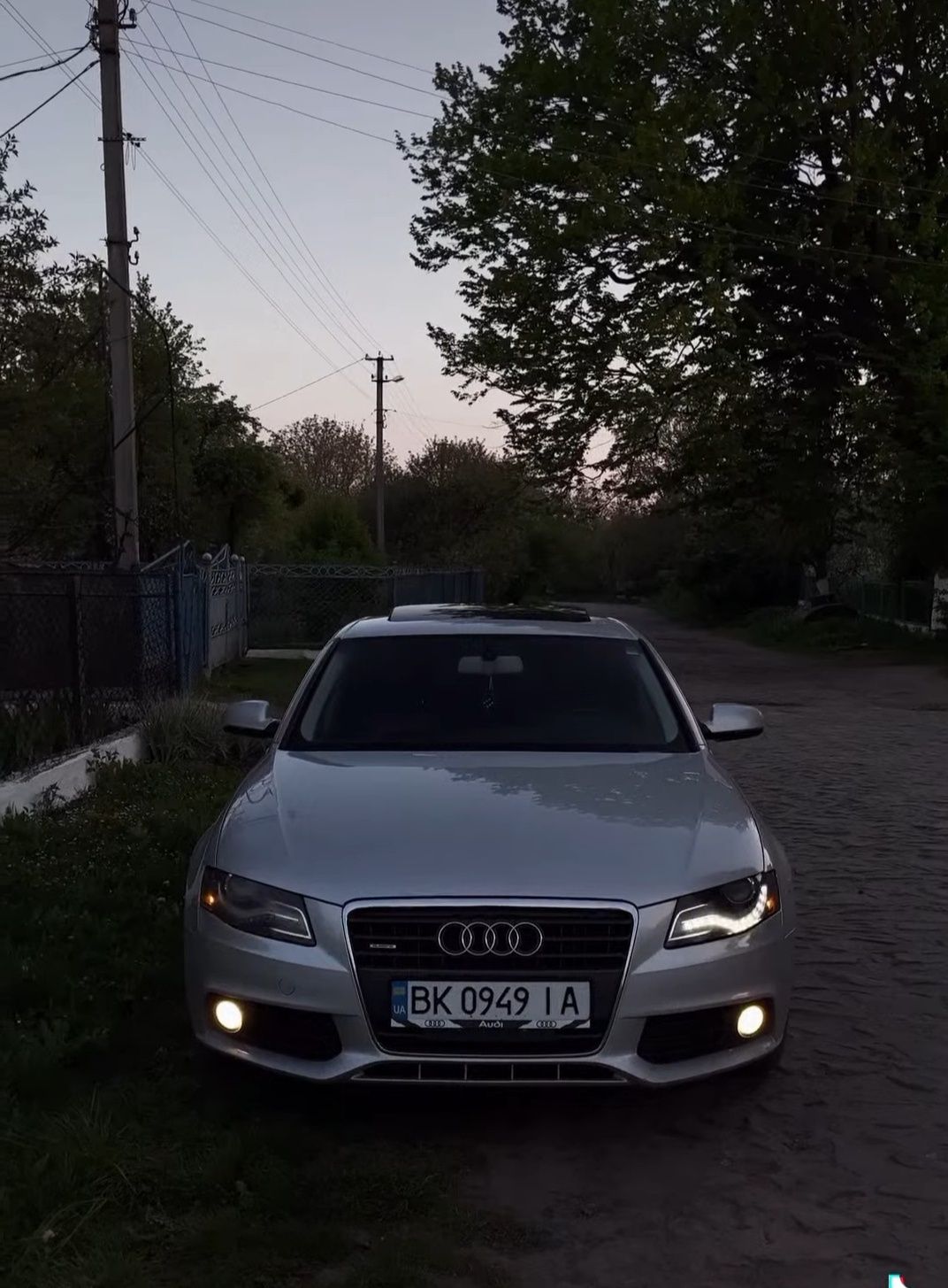 Ауді а4б8 2012 року