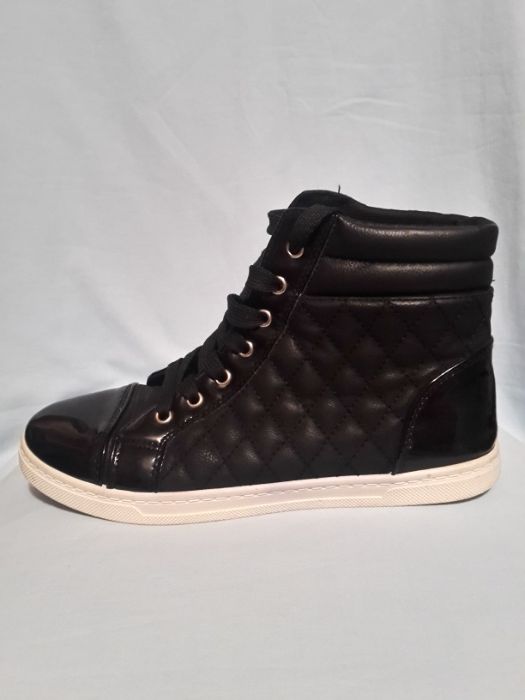 Чёрные деми ботинки, хайтопы. 38 -размер. 24 см.