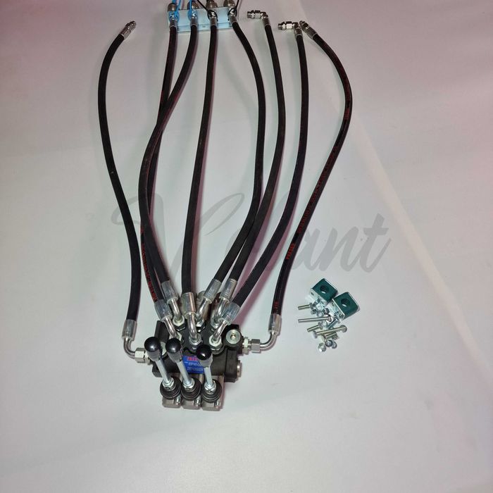 Rozdzielacz Zewnętrzny 3 Sekcyjny Ursus 3512 MF 255 MF3 3xPływająca