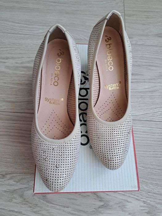 Buty na wesele, czółenka na słupku, Złote półbuty