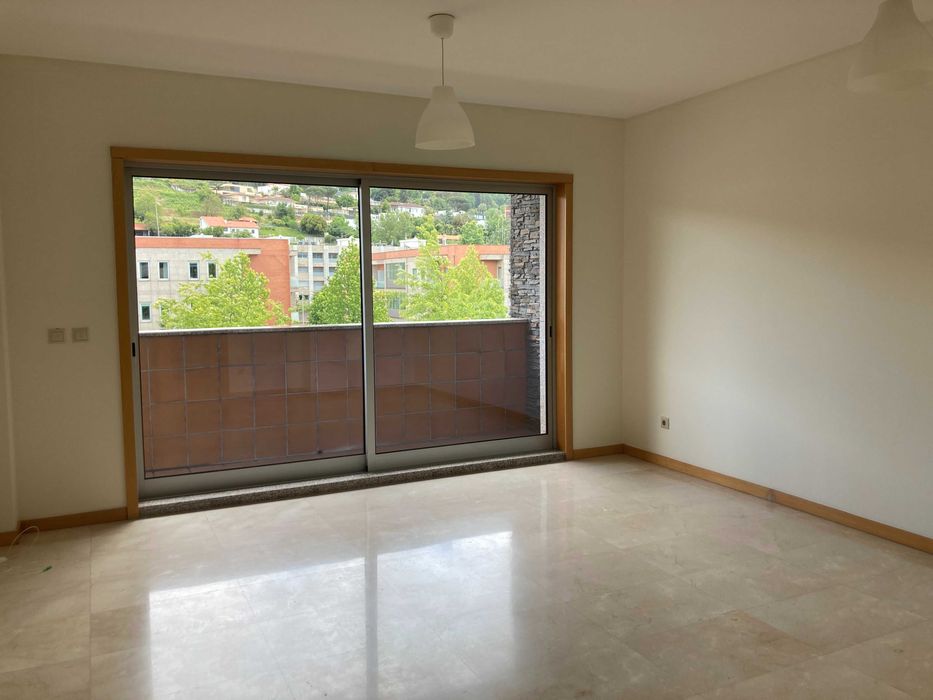 APARTAMENTO PARA ARRENDAR EM TENÕES