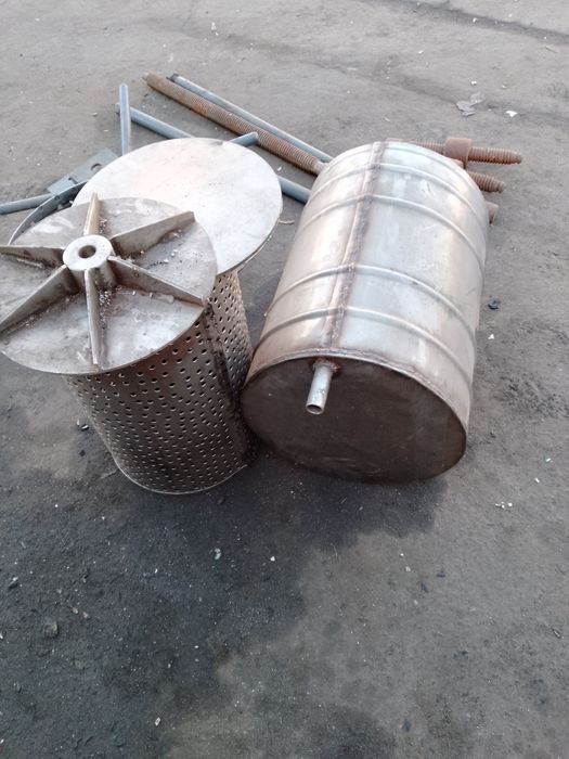 Соковыжималка в сборе