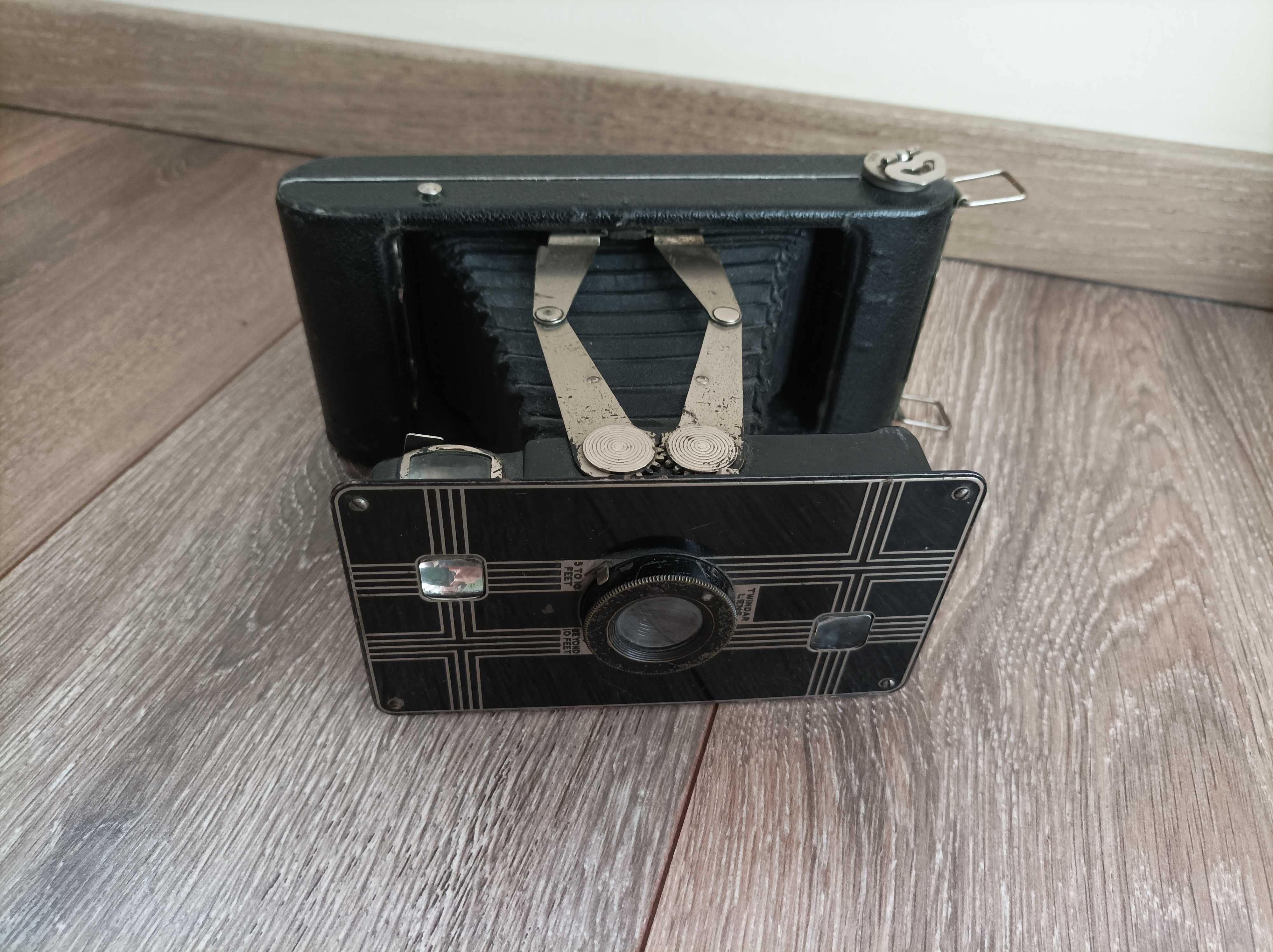 Stary aparat fotograficzny Jiffy Kodak Six-16 ANTYK
