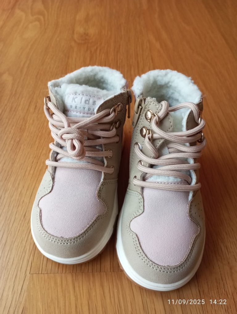 Botas menina tamanho 24