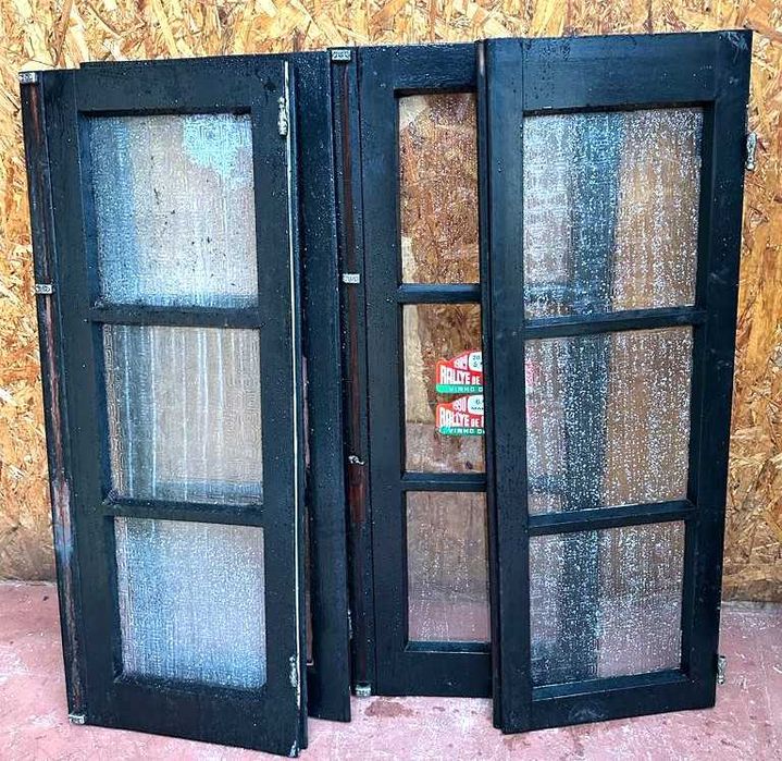 Portas antigas e meias portas