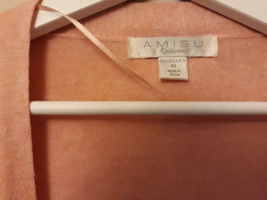 Różowy sweter Amisu XS oversize