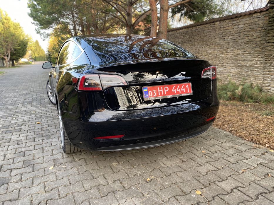 Продам Тесла модел 3