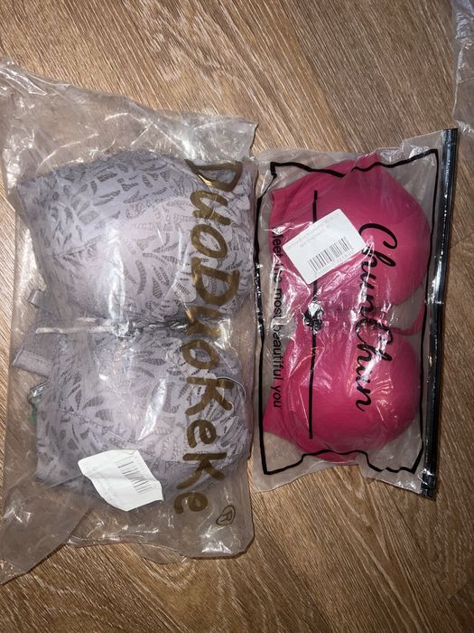 Бюстгалтер жіночий