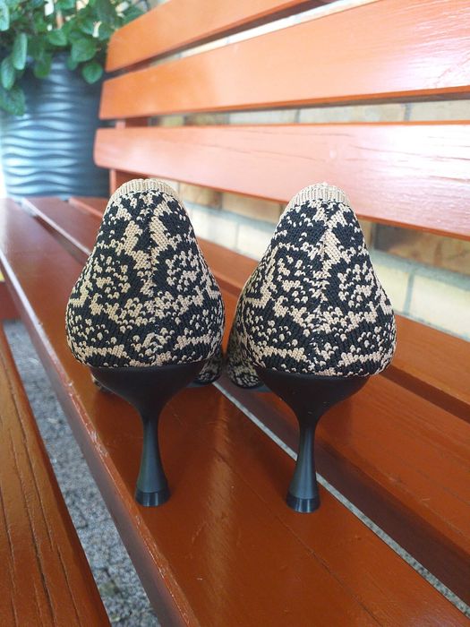 Eleganckie szpilki z dzianiny 37