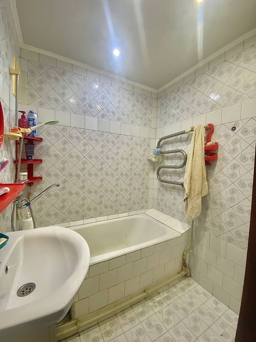 Продаётся 3х комнатная квартира в хорошем районе города