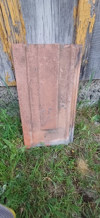 Stara dachówka ceramiczna