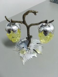 Conjunto galheteiro e saleiro antigo