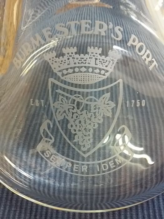 1 Garrafa Porto Burmester's Port Semper Idem e3 de cristal D'Arques