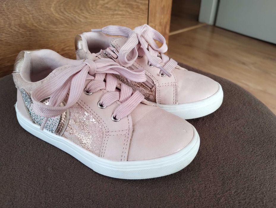 Buty dziewczęce r. 26