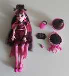 Lalka Monster High DRACULAURA Monster Ball w imprezowej sukience