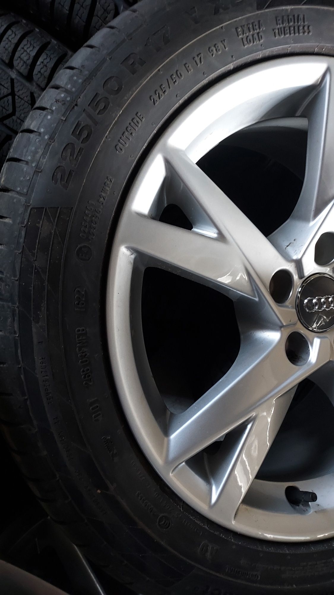Oryginalne Koła Audi A4 8W S-line 225/50R17 Continental 22r. Jak nowe