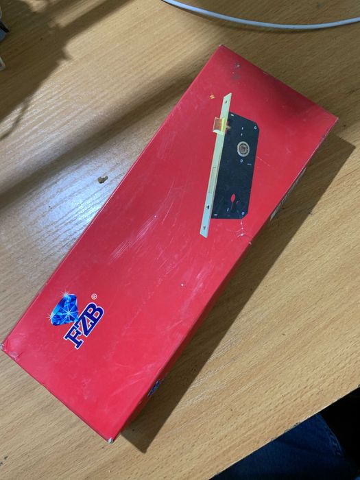 Врізний дверний замок FZB, новий / дверна фурнітура