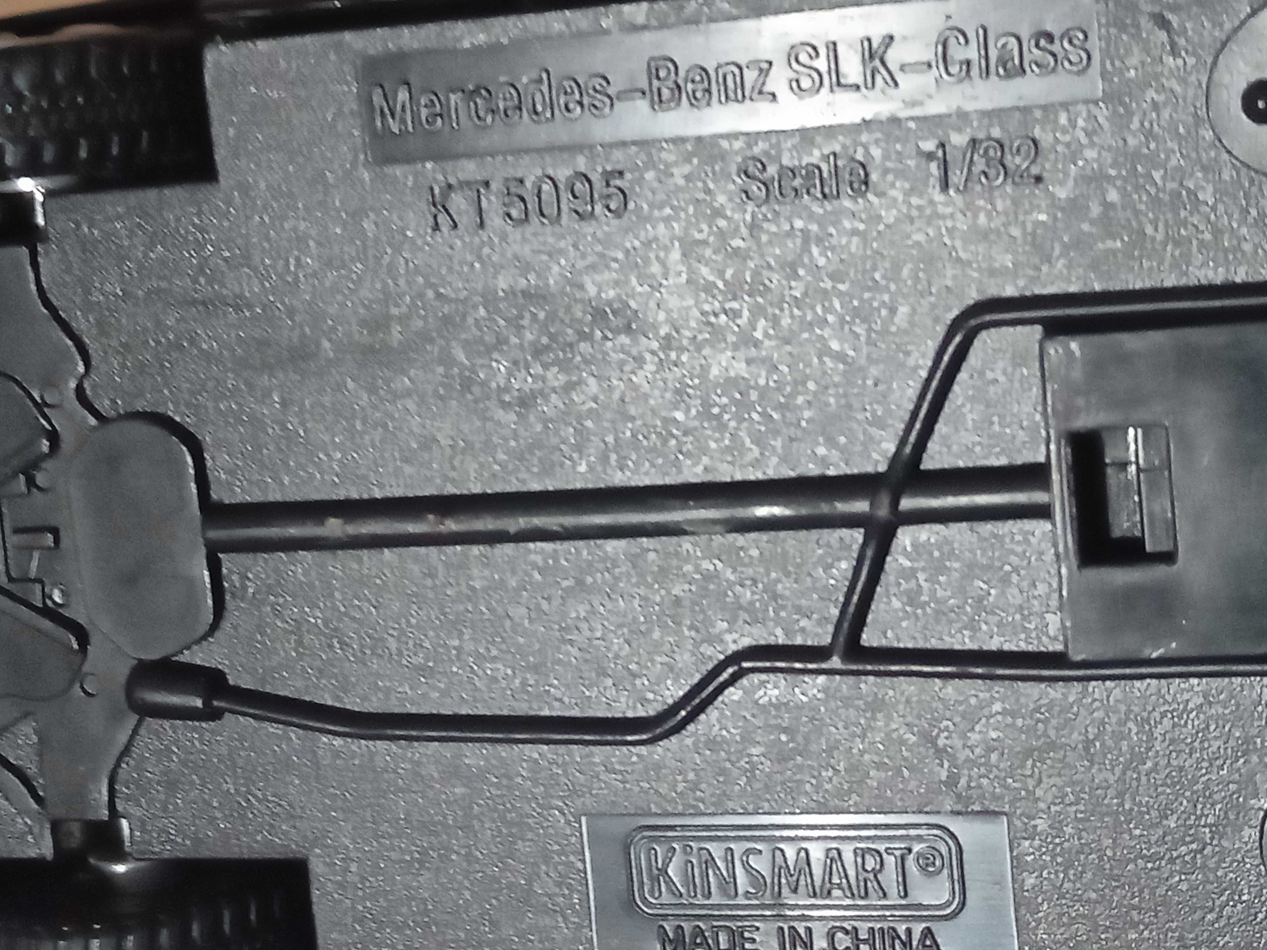 model Mercedes SLK 1/32 Kinsmart