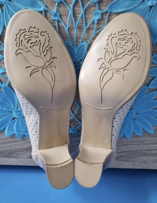Nowe buty na obcasie r. 36