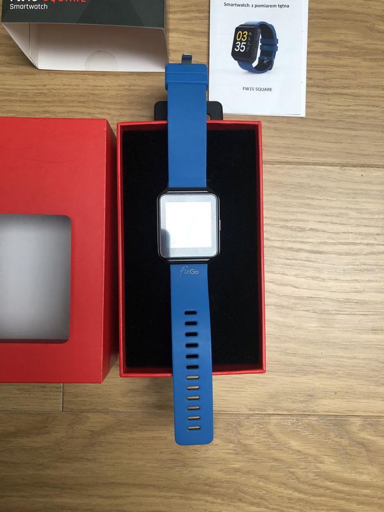 Smartwatch FitGo FW15 square